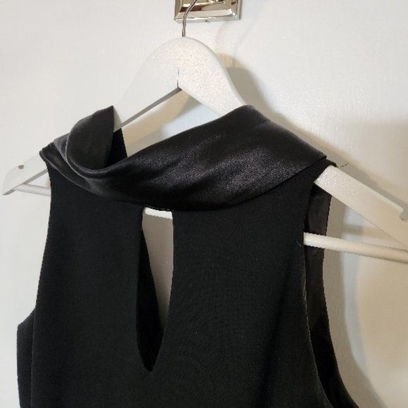 LBD WITH PEEPHOLE DECOLLETAGE AND FRONT COWL WITH REAR TAILS - Picture 5 of 6